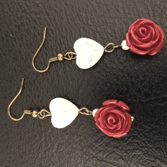 Earrings - Picture 2 of 4